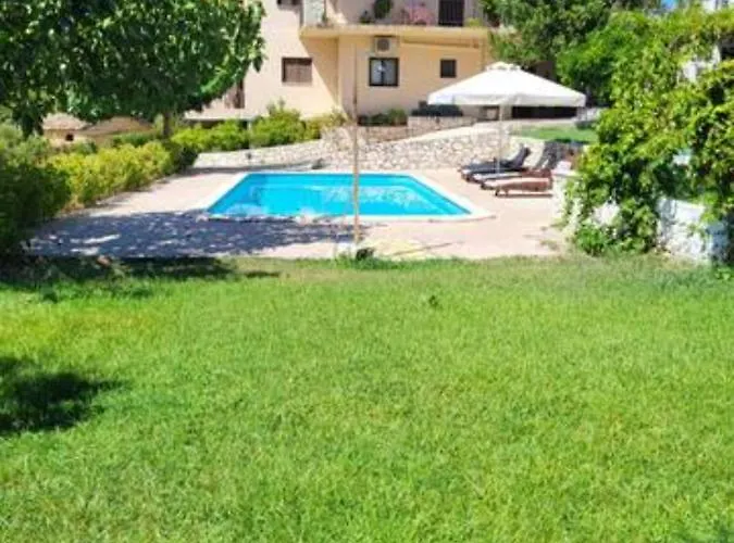 Апартаменты Elena's Summer House Marantochori